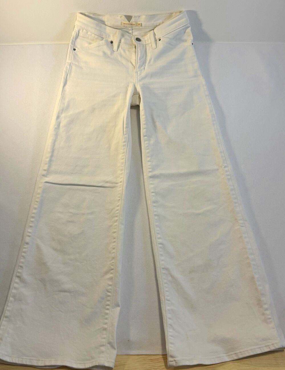 Levi’s 318 Shaping Wide Leg Jeans Women’s 27 White Stretch High Rise Denim